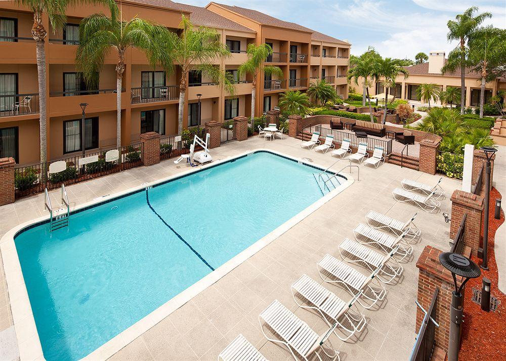 Courtyard Fort Myers Cape Coral Hotel Exterior photo