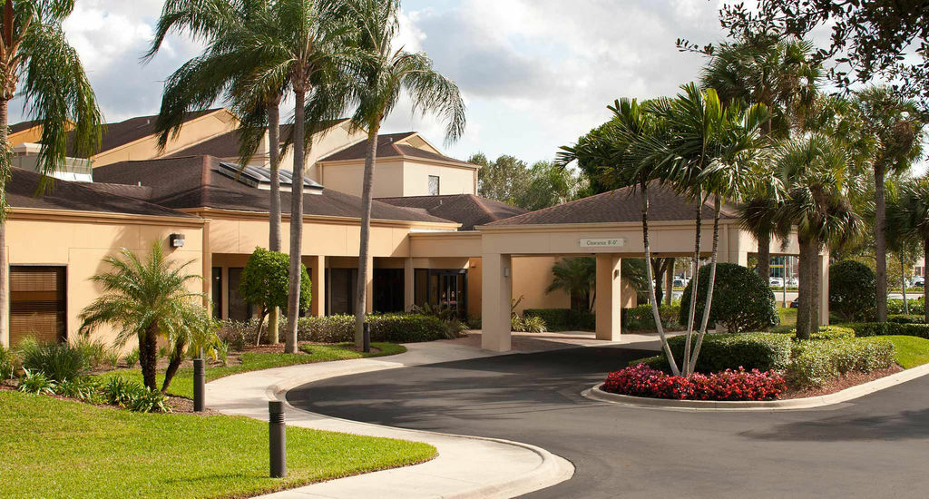 Courtyard Fort Myers Cape Coral Hotel Exterior photo